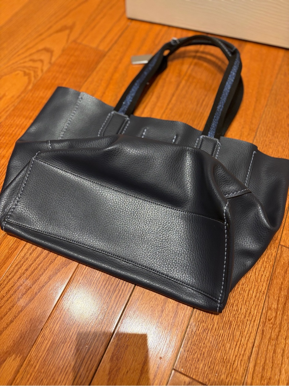 COACH Midnight Navy Leather Derby Tote Horse & Carriage EUC - Picture 7 of 8